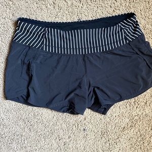 Lululemon speed up short 4” inseam Size 8